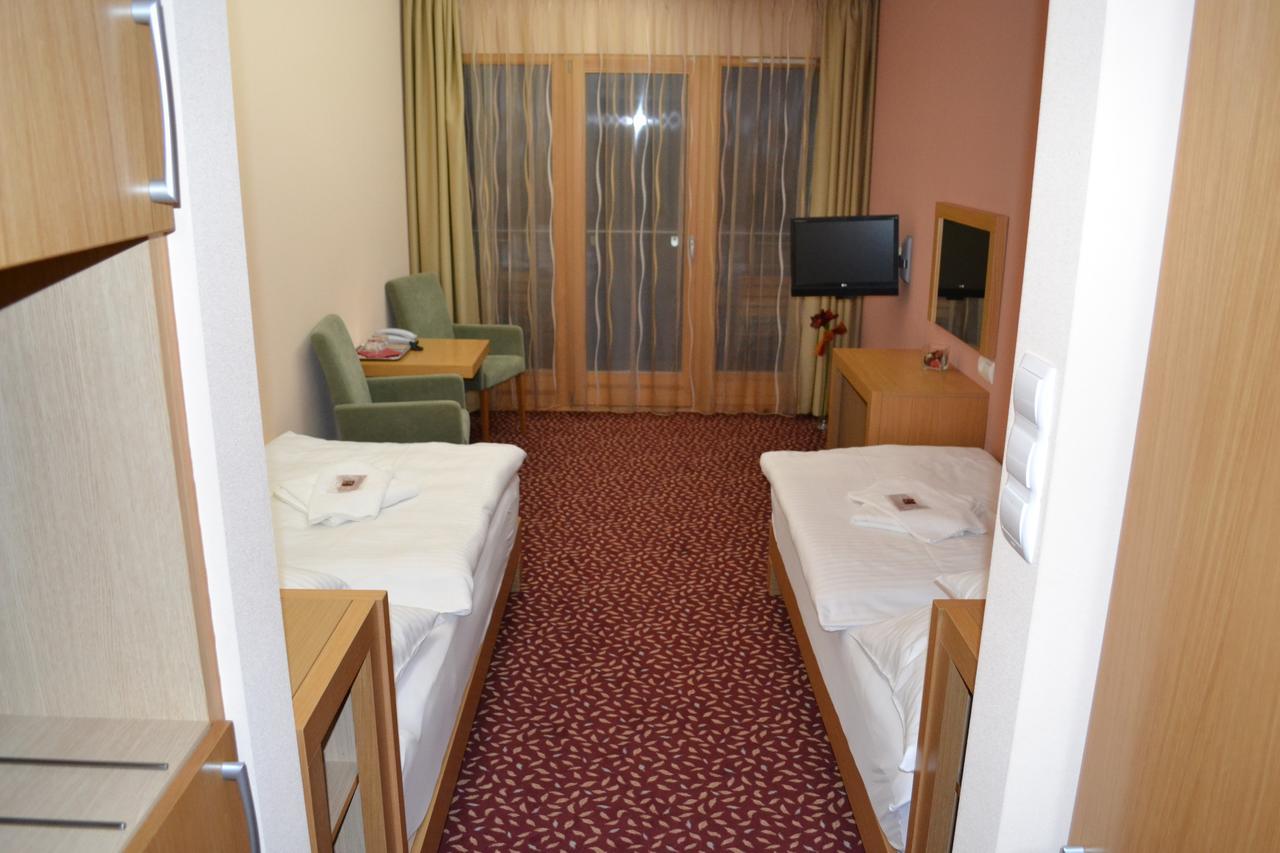 Debreceni Postas Udulo Hotel Eksteriør billede